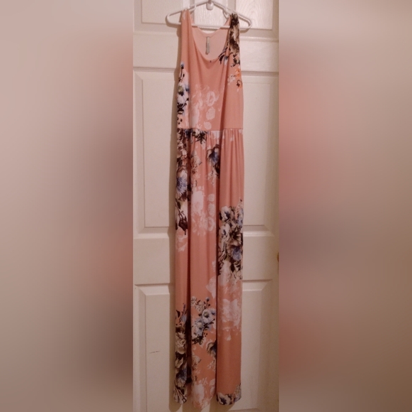 Bellamie maxi dress - Picture 2 of 5